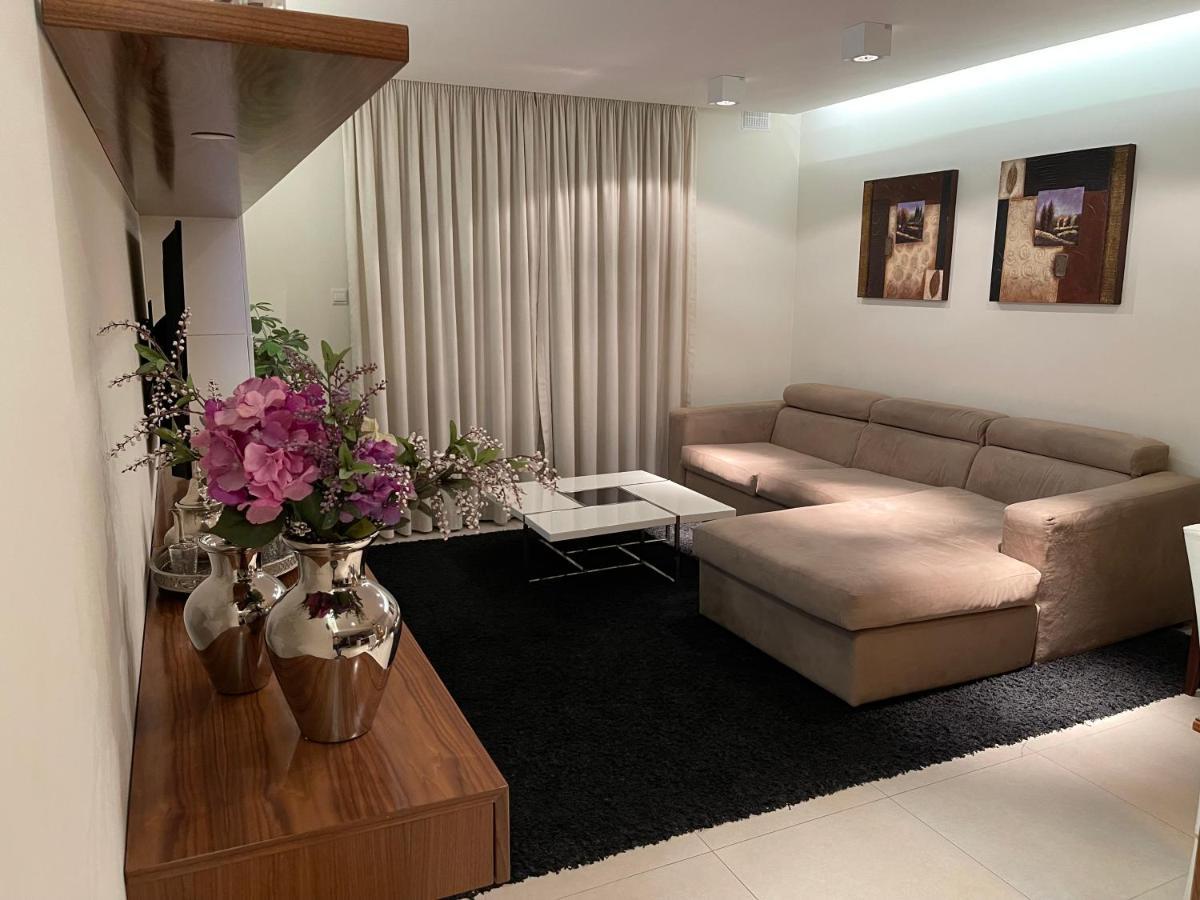 Deluxe Apartment With Pool In The Heart Of St Pauls Bay San Pawl il-Baħar Zewnętrze zdjęcie