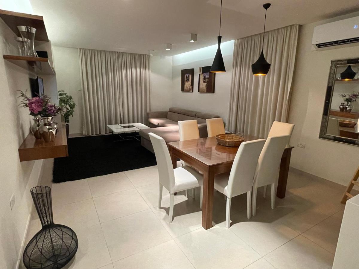 Deluxe Apartment With Pool In The Heart Of St Pauls Bay San Pawl il-Baħar Zewnętrze zdjęcie